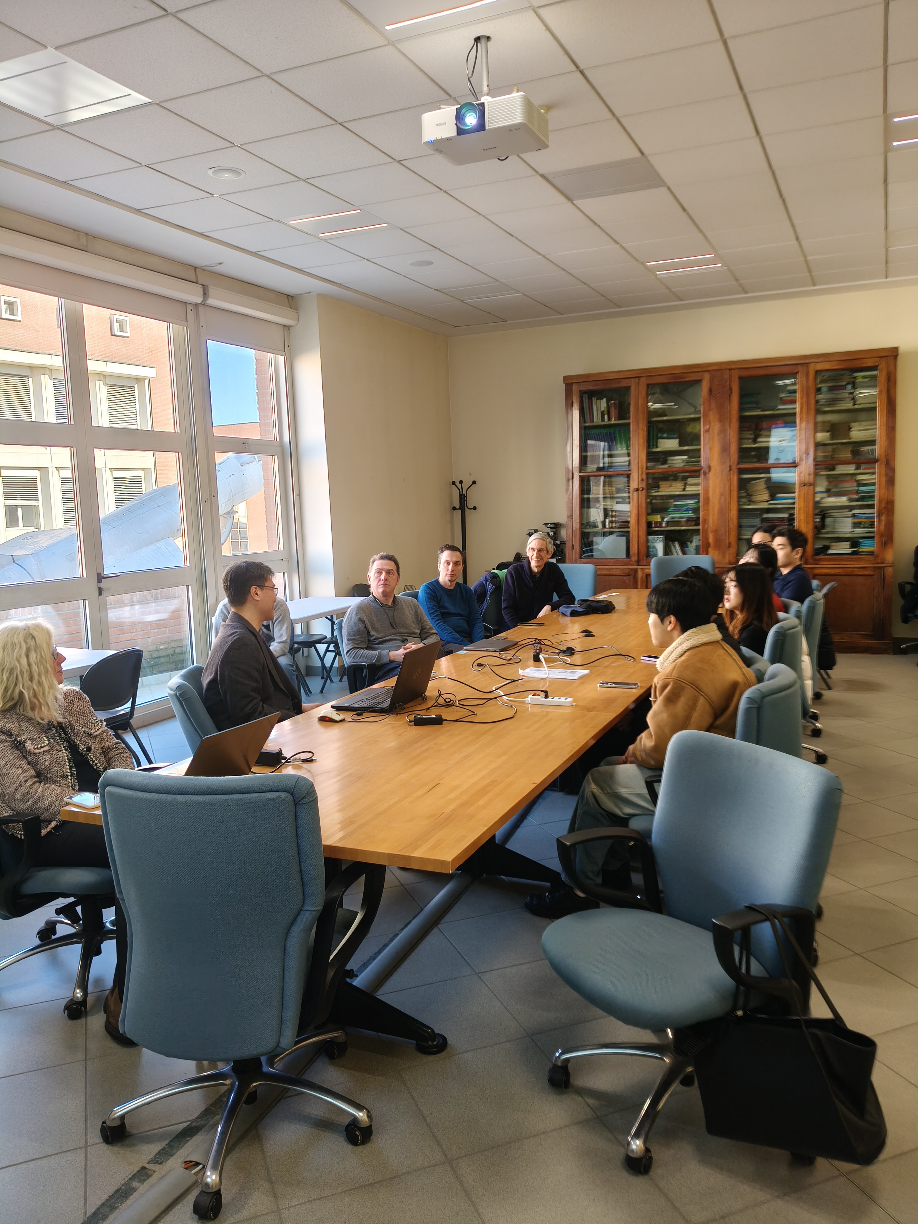 Il giorno 08/01/2026 il dipartimento di Ingegneria ha ospitato una delegazione proveniente dall' Univeristà di Seoul .