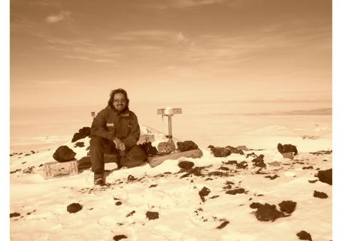 Ricerca italiana in Antartide: il Prof. Alessandro Capra del DIEF nella Campagna Antartica Spagnola 2025–26